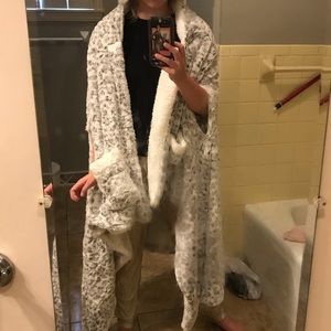 Blanket jacket, bear face